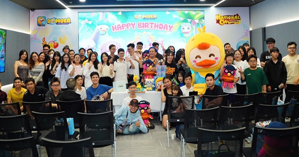 Bomber VNG sinh nhật 1 tuổi: Viewing Party chung kết National Cup thu hút 200 game thủ hai miền