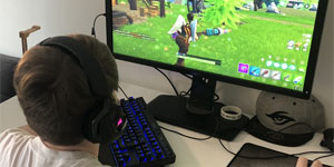 Game thủ 13 tuổi này đã cho bố mẹ mình thấy vừa học vừa chơi game kiếm tiền là chuyện có thể Game thủ 13 tuổi này đã cho bố mẹ mình thấy vừa học vừa chơi game kiếm tiền là chuyện có thể