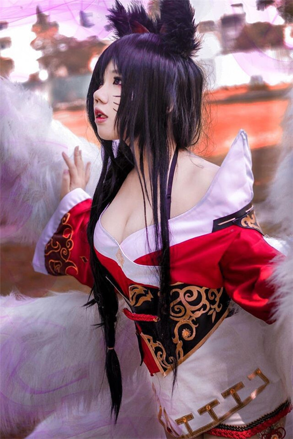 https://img-cdn.2game.vn/pictures/images/2015/10/22/cosplay_ahri_11.jpg