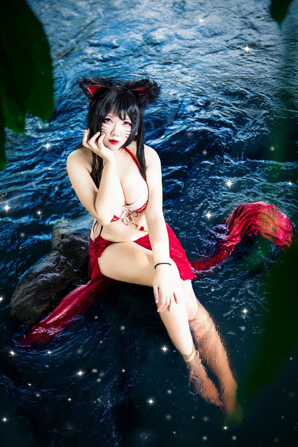 https://img-cdn.2game.vn/pictures/images/2015/10/22/cosplay_ahri_5.jpg