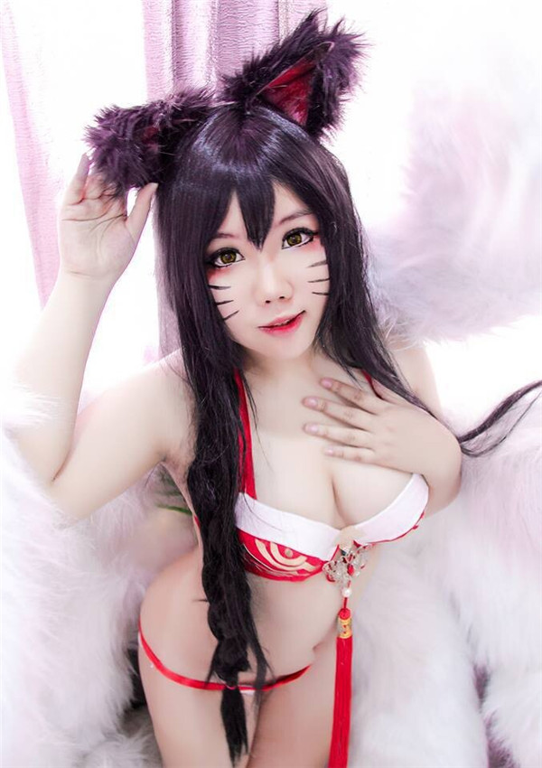 https://img-cdn.2game.vn/pictures/images/2015/10/22/cosplay_ahri_9.jpg