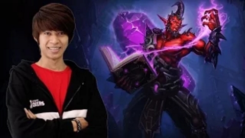 Liên Minh Huyền Thoại: QTV trùm chăn kín mít cầm Ryze hành rank Việt Nam