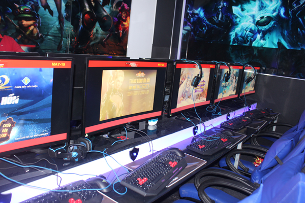 Omega Gaming: Quán net màn hình cong đầu tiên tại Việt Nam