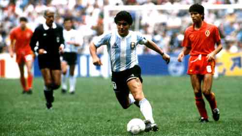 Những cầu thủ bị lãng quên trong FIFA Online 3 (Phần 5): Maradona