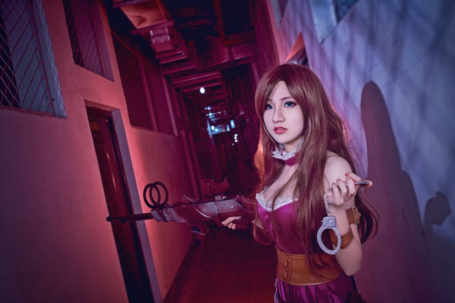 https://img-cdn.2game.vn/pictures/images/2015/9/15/cosplay_caitlyn_3.jpg