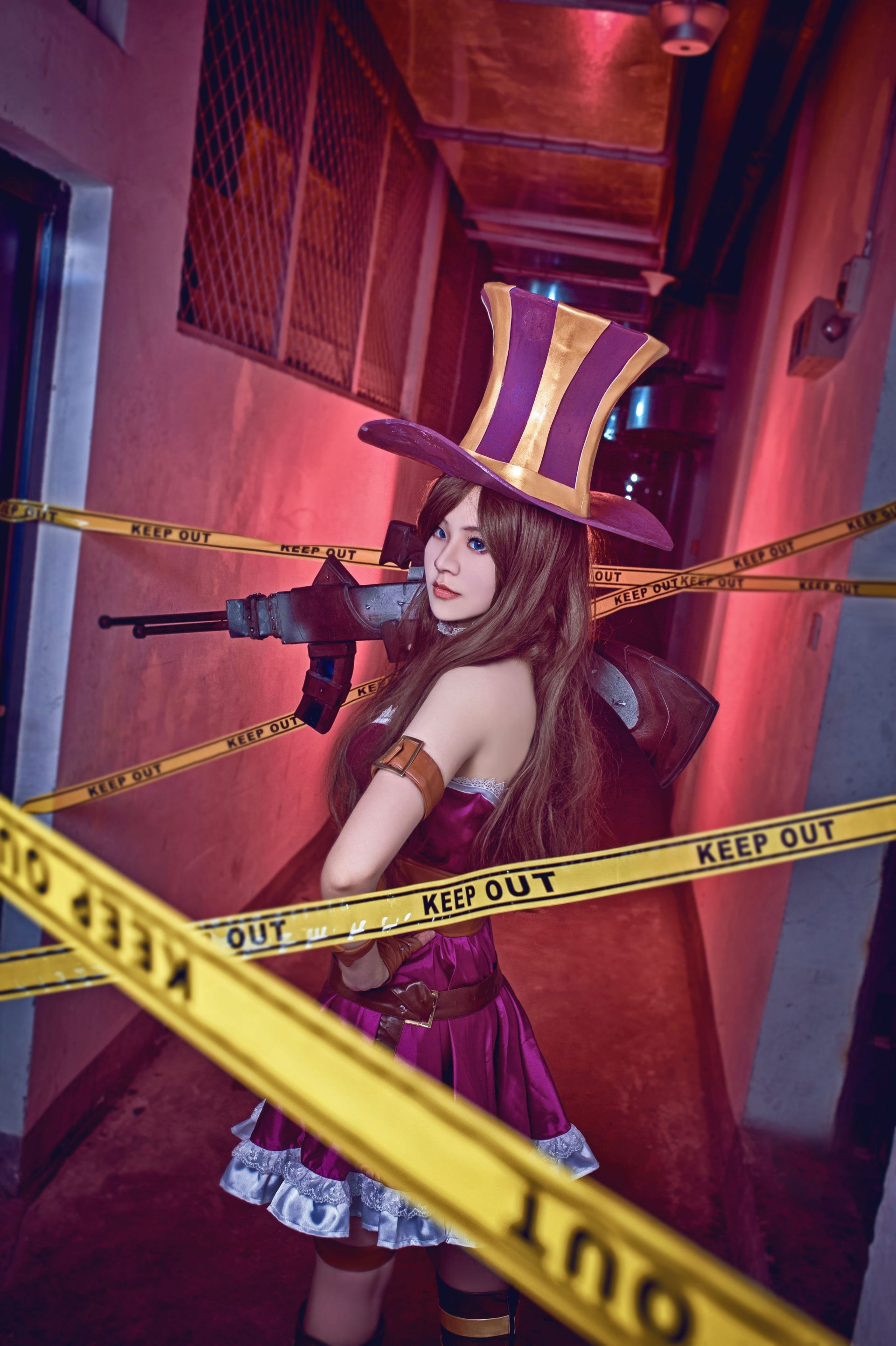 https://img-cdn.2game.vn/pictures/images/2015/9/15/cosplay_caitlyn_5.jpg