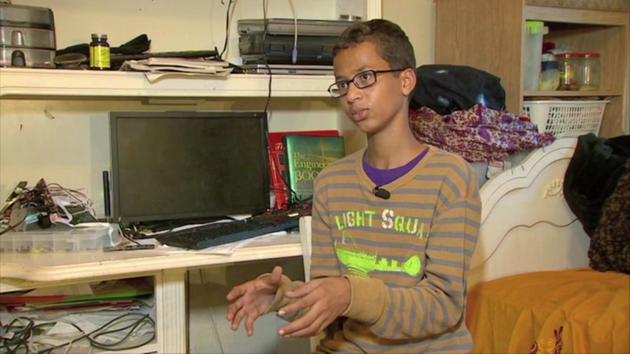 Cậu bé 14 tuổi gây bão mạng xã hội thế giới chỉ vì chiếc đồng hồ