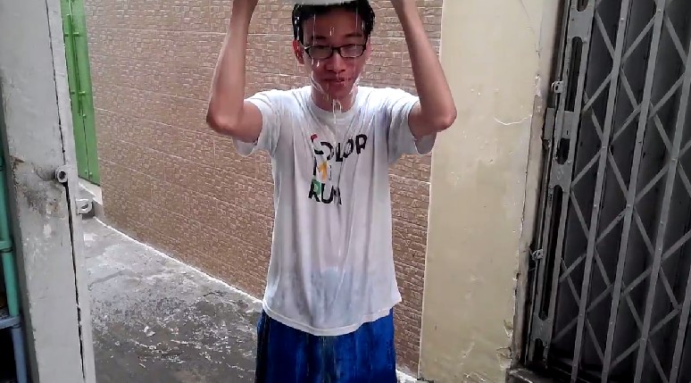 Liên Minh Huyền Thoại: BLV Bá Nhật đáp trả lời thách thức Ice Bucket Challenge