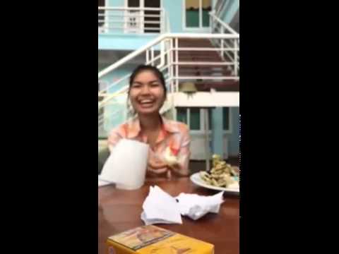 Lần đầu gặp em mà em ý ăn hết 2 quả Na