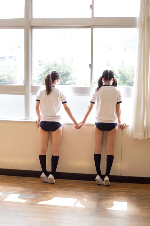 Vẻ đẹp từ những bộ đồ thể dục của nữ sinh trung học Nhật Bản