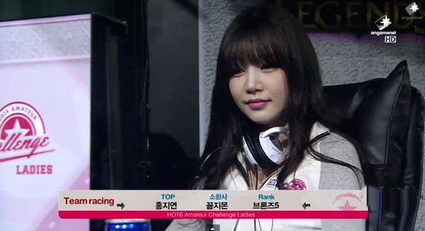 Nữ game thủ cần sắc đẹp hay tài năng?