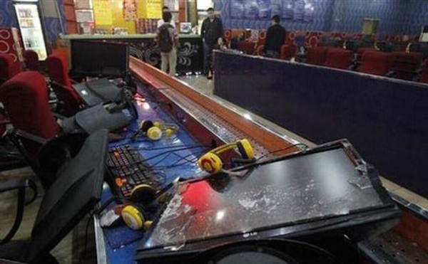 Bố đập tan quán net vì con…quên ngày sinh nhật của mẹ