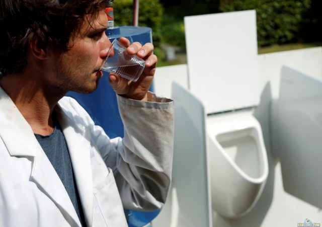 Cực sốc với các nhà khoa học Bỉ biến nước tiểu thành… bia [HOT]