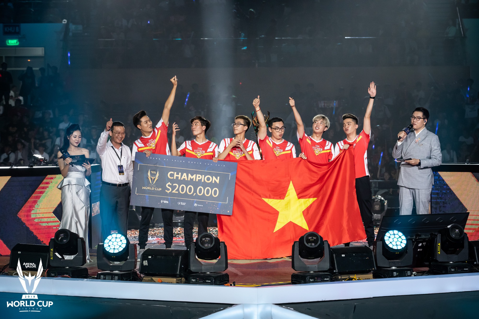 Liên Quân Mobile: Team Flash và chức vô địch AWC 2019 lịch sử của Việt Nam